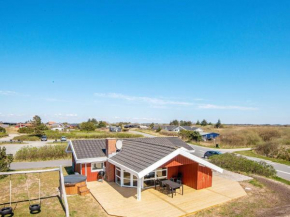 Lovely Holiday Home in R m with Sauna